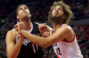 Brook and Robin Lopez fighting for position