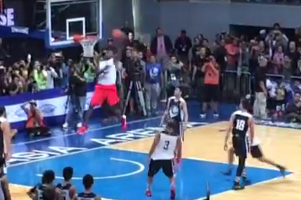 Video: LeBron Throws Down Several Sick Dunks in Philippines
