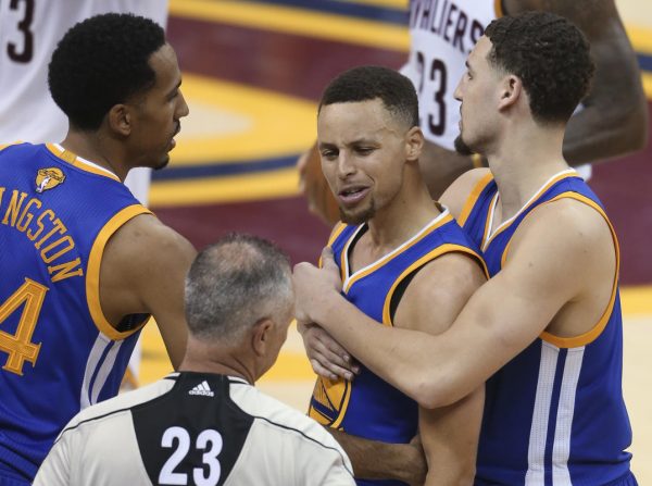 Stephen Curry Takes Shot at LeBron James and Cavs' Recent Struggles