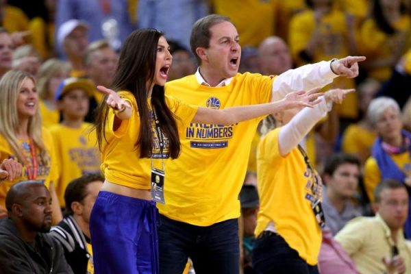 Warriors Owner Sends Message to Cavs After Advancing to NBA Finals