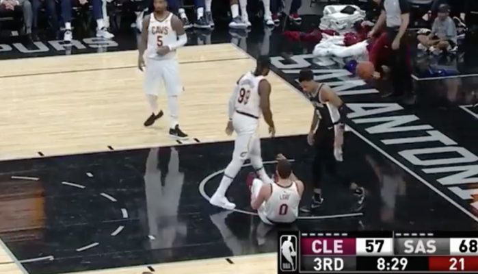 Jae Crowder Ignores Kevin Love Who Gets Hit In Face During Cavs-Spurs Game