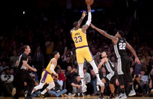 LeBron James Lakers Spurs